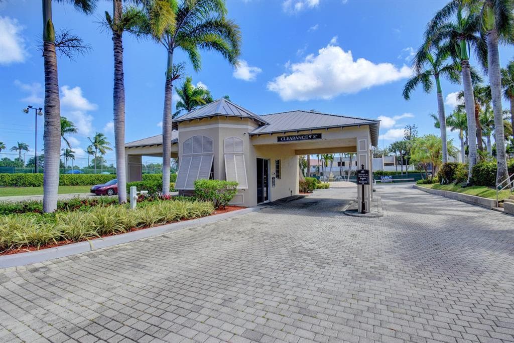 14 Royal Palm gate