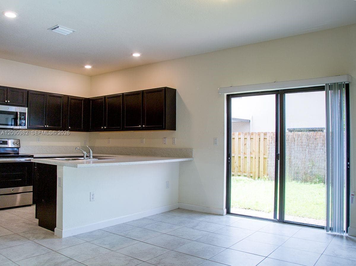 11422 SW 248th Ln photo 8