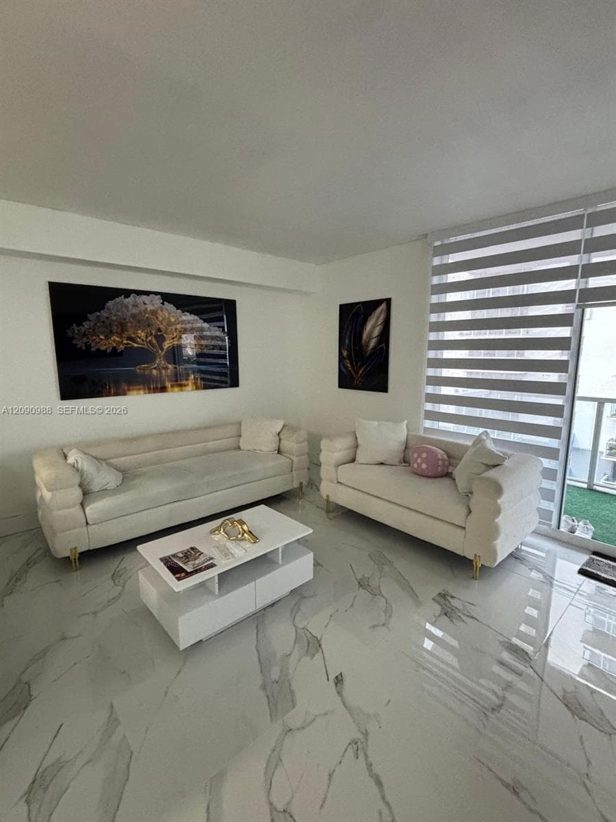 BLUE LAGOON CONDO · #912 in Miami - Photo 5