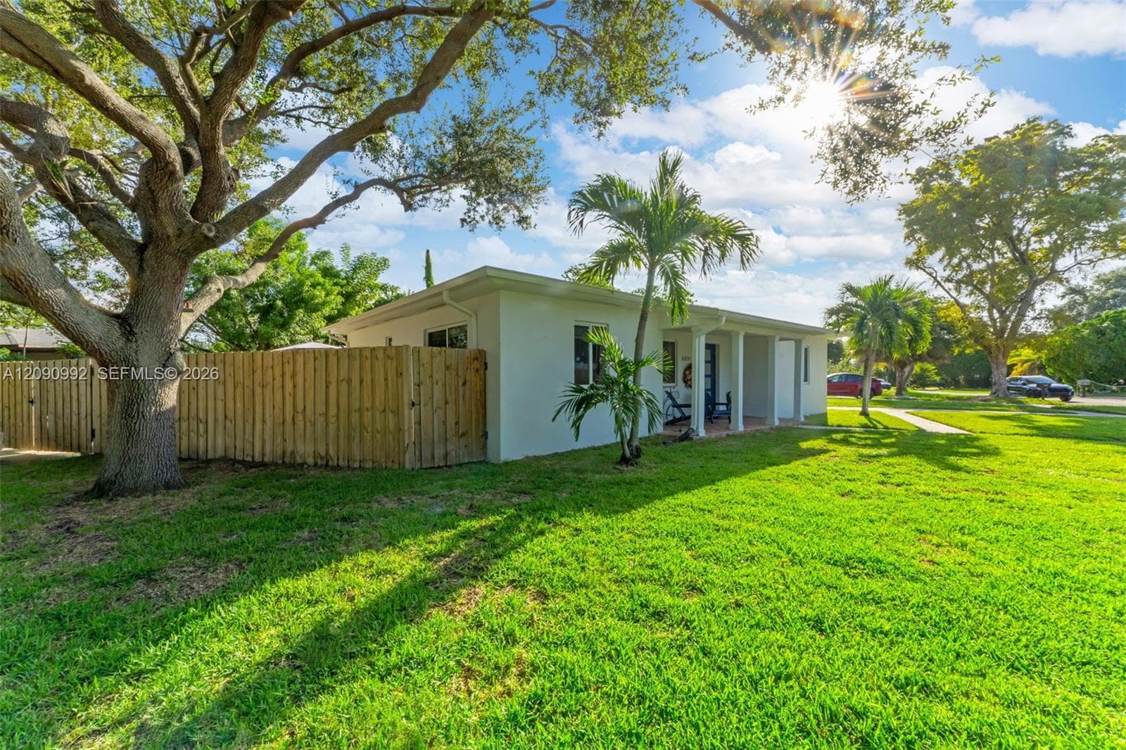 6891 SW 48th Ter photo 3