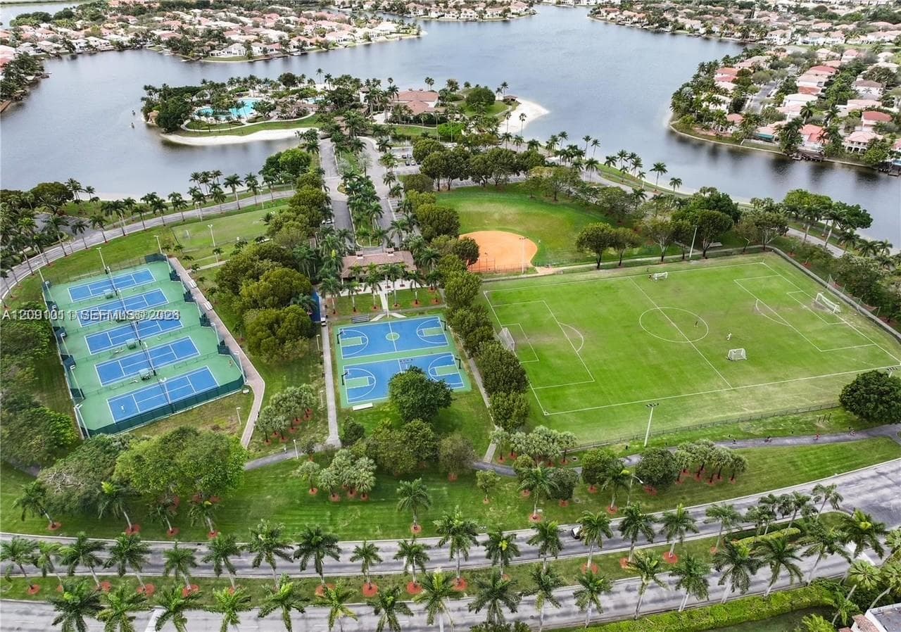 CAPTIVA CONDO B · #401 in Doral - Photo 26