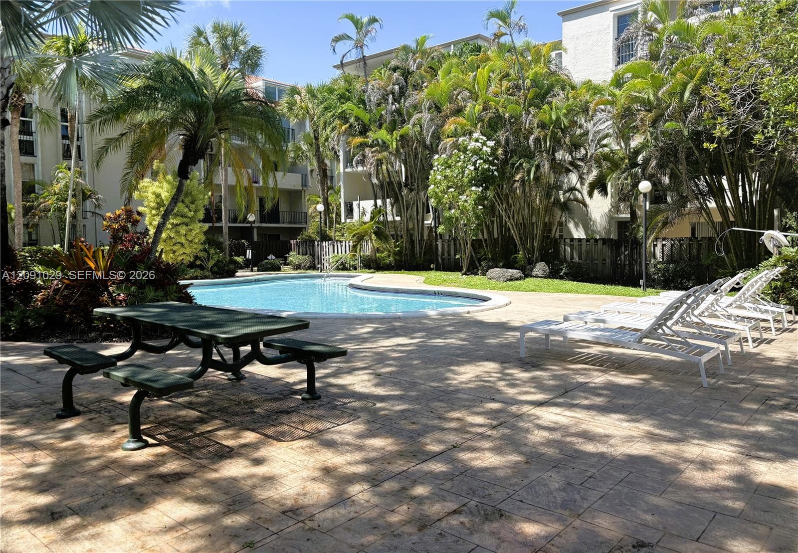 Dadeland Grove · #A310 in Pinecrest - Photo 20