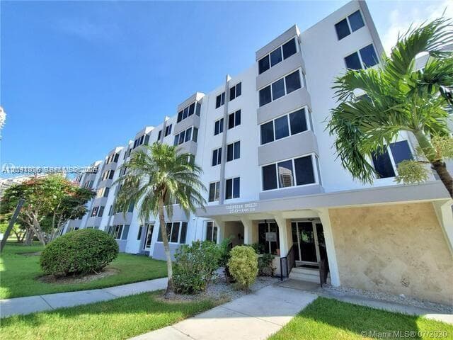 CARIBBEAN BREEZE CONDO · #404 in Sunny Isles Beach - Photo 1