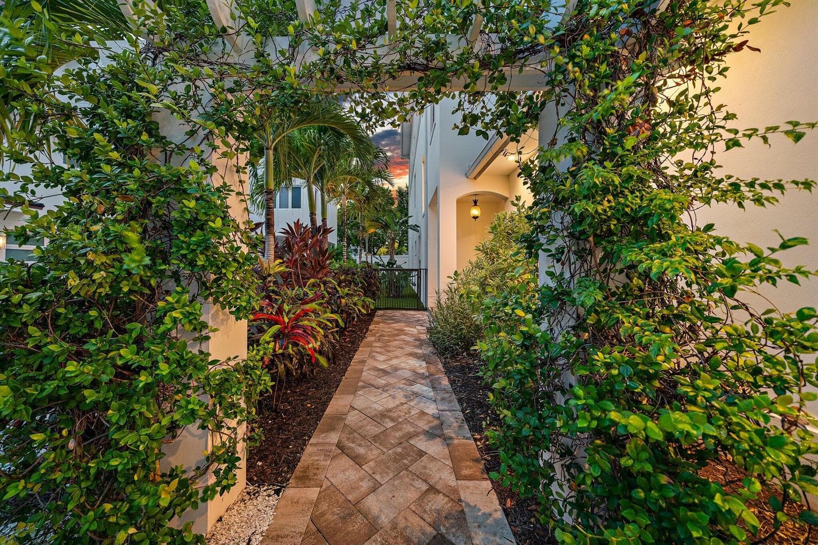 030-481OceanRidgeWay-JunoBeach-SMALL
