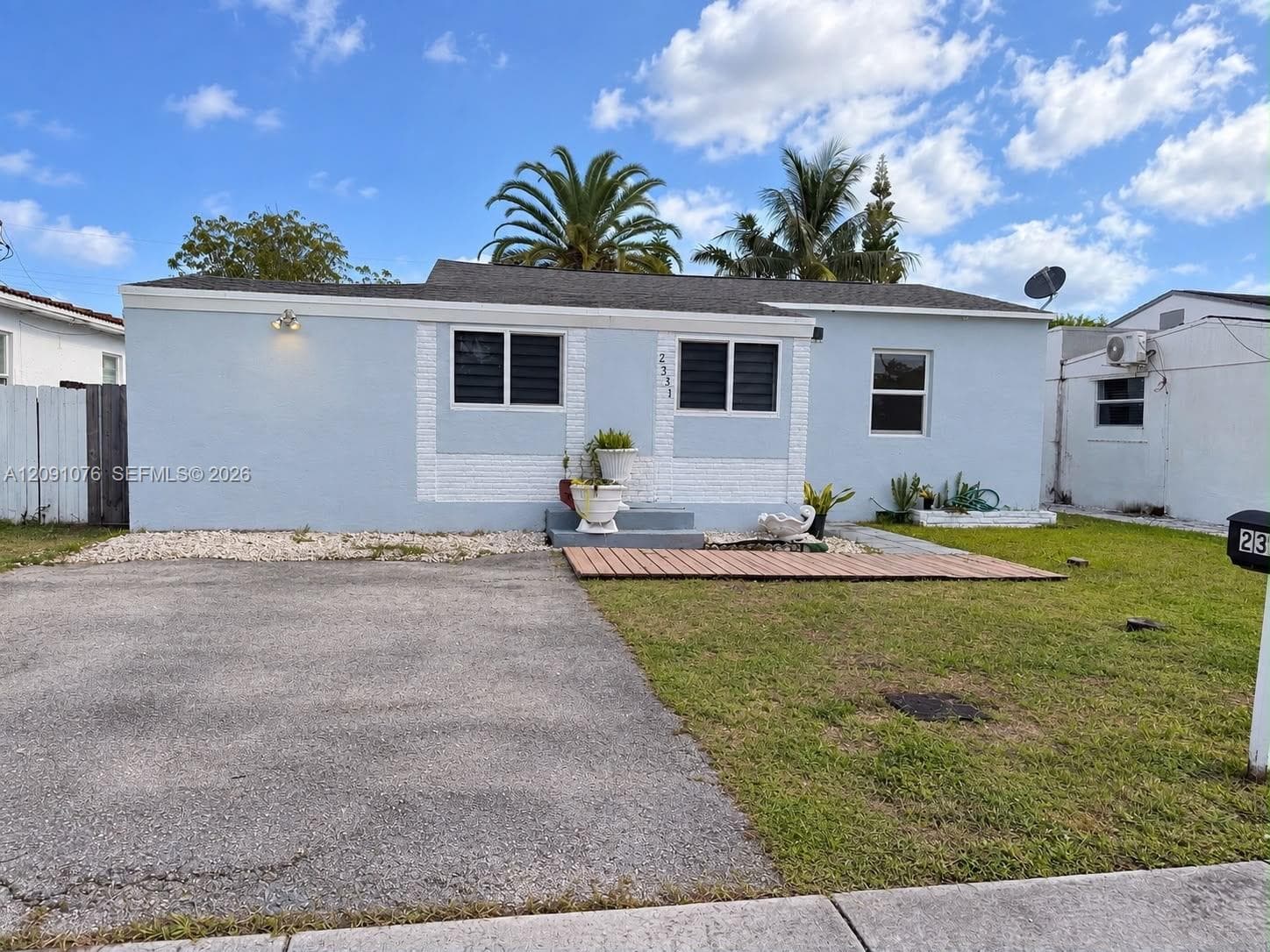 2331 Mckinley St photo 13
