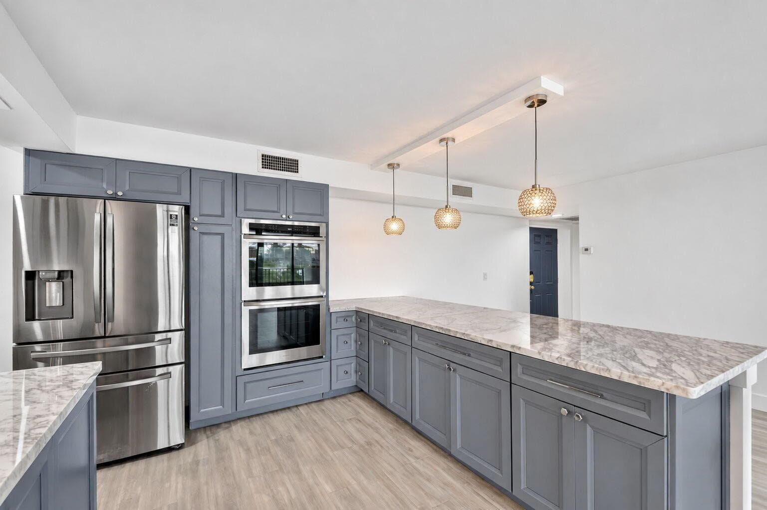 Kitchen Island & storage