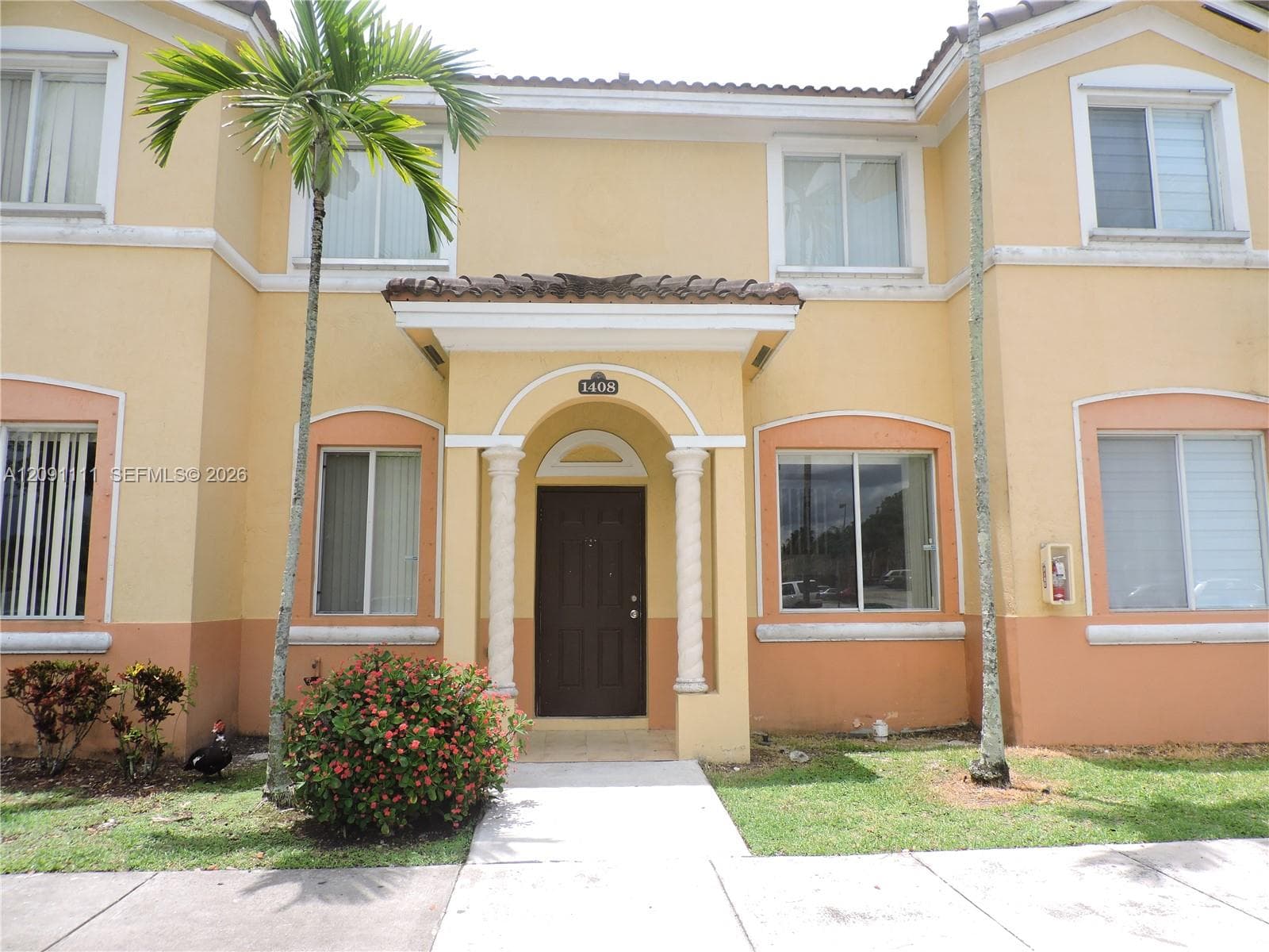 1408 SE 26th Ct #312 photo 1