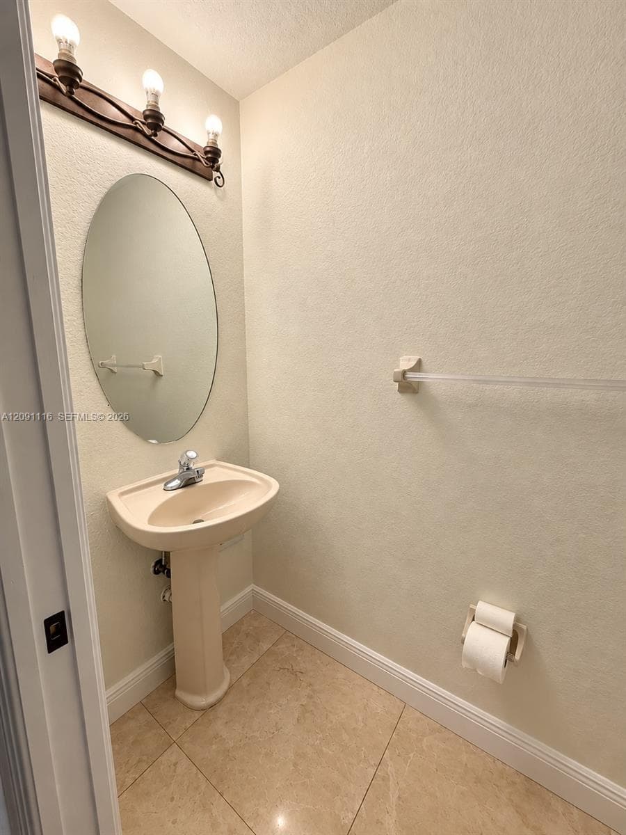 CENTURY PARK CONDO · #3 in Miami - Photo 16