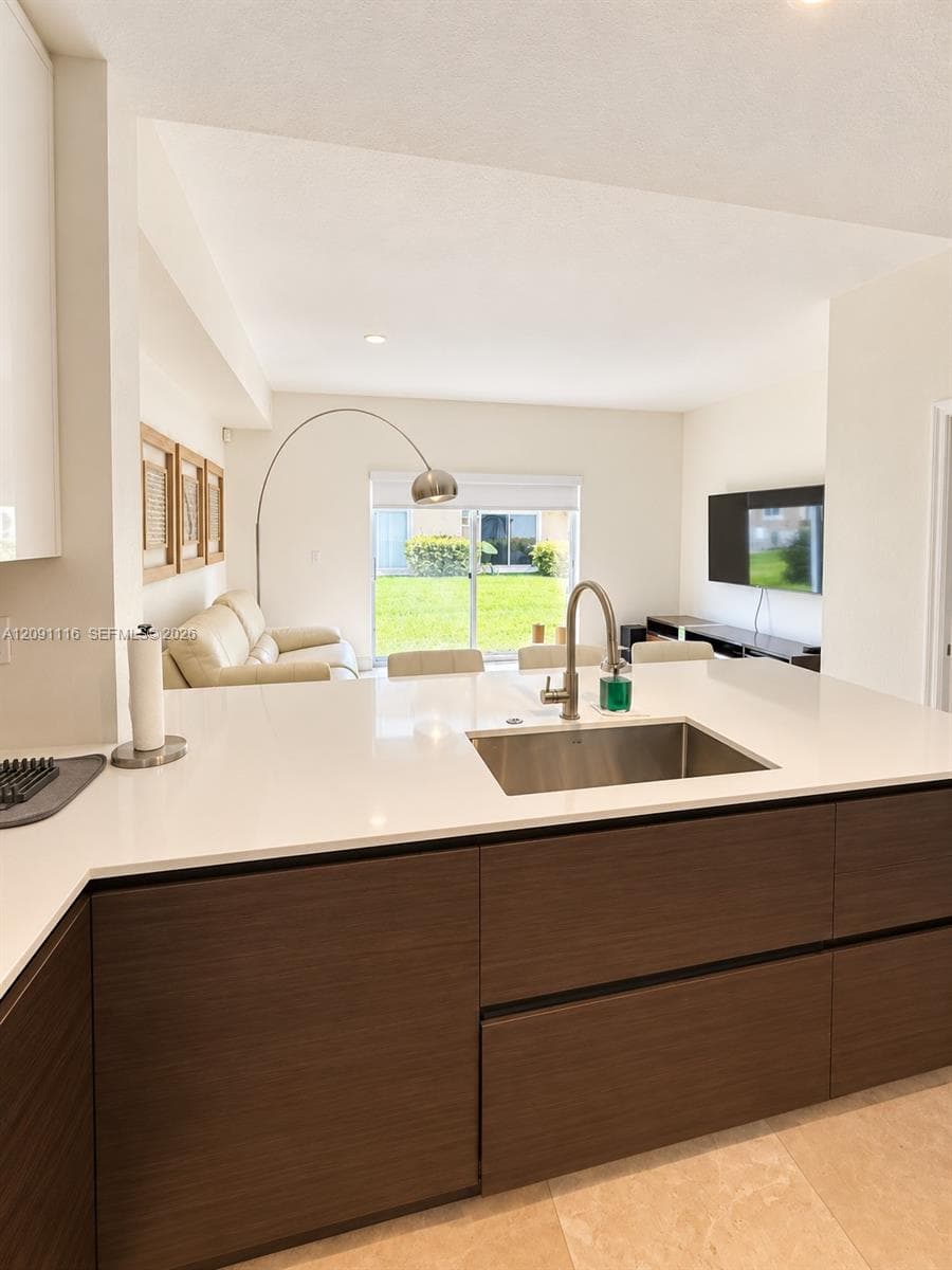 CENTURY PARK CONDO · #3 in Miami - Photo 12