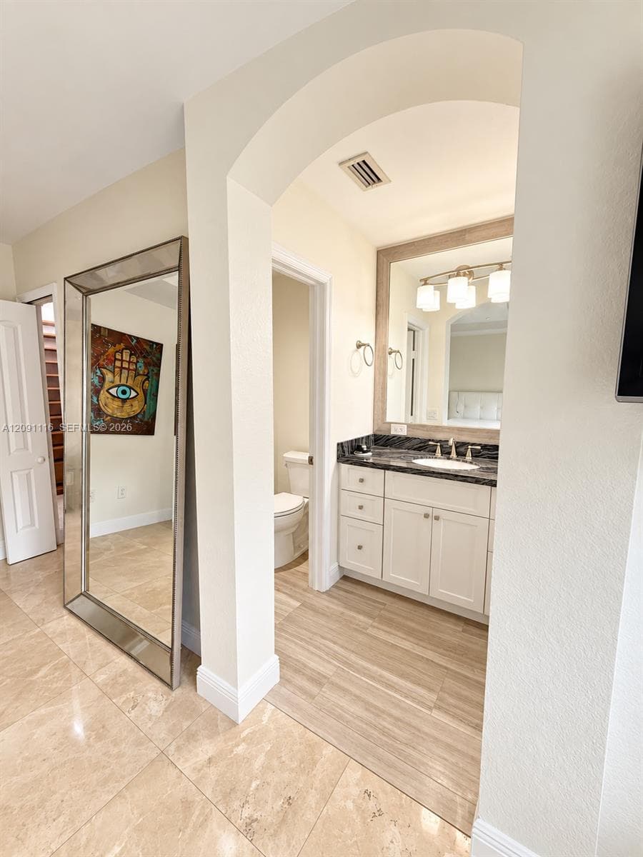 CENTURY PARK CONDO · #3 in Miami - Photo 24