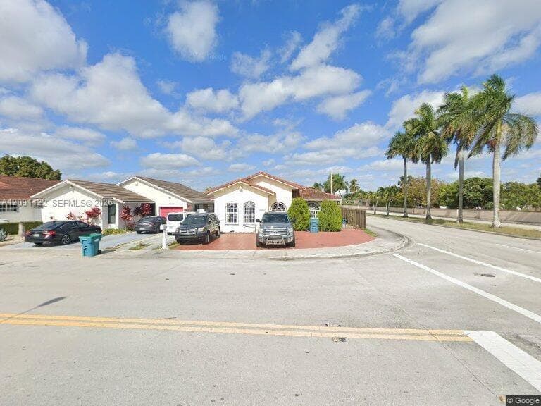 14201 SW 48th Ln photo 1