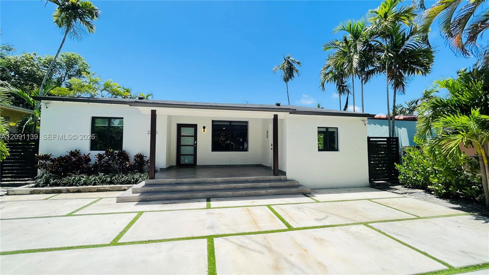 2250 SW 23rd St photo 2