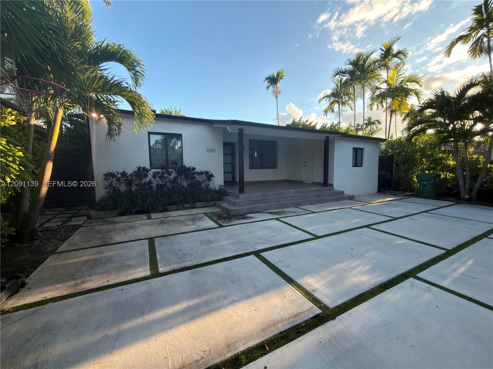 2250 SW 23rd St photo 31