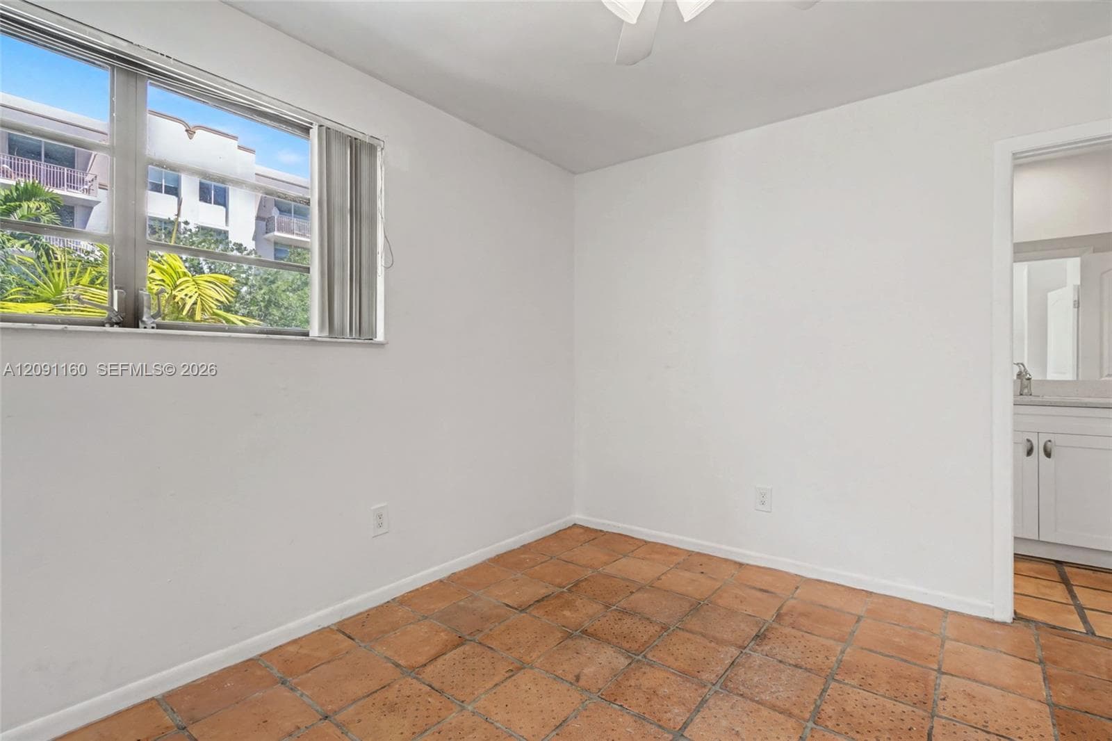 521 NE 38th St #7 photo 23
