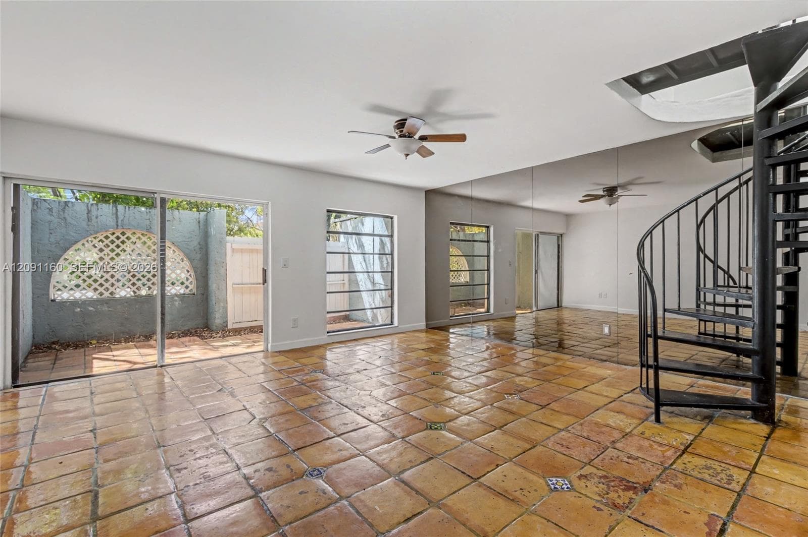 521 NE 38th St #7 photo 2