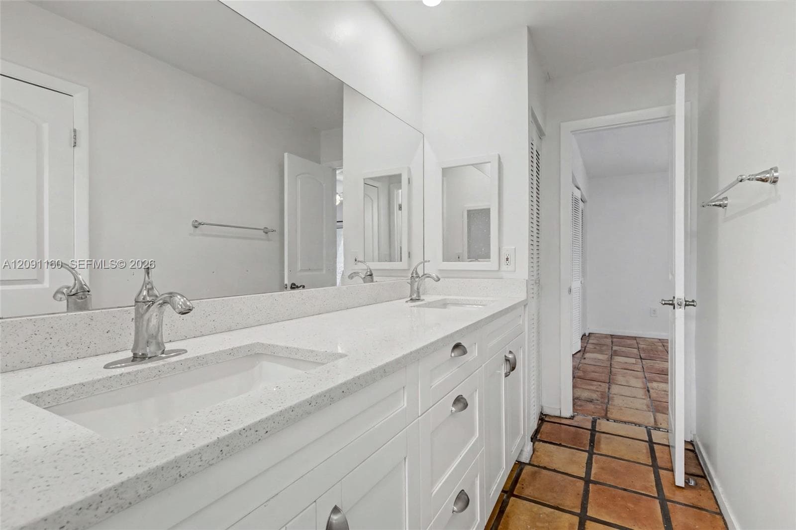 521 NE 38th St #7 photo 25