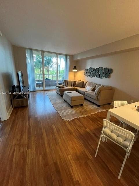 TURNBERRY ON THE GREEN CO · #302 in Aventura - Photo 8