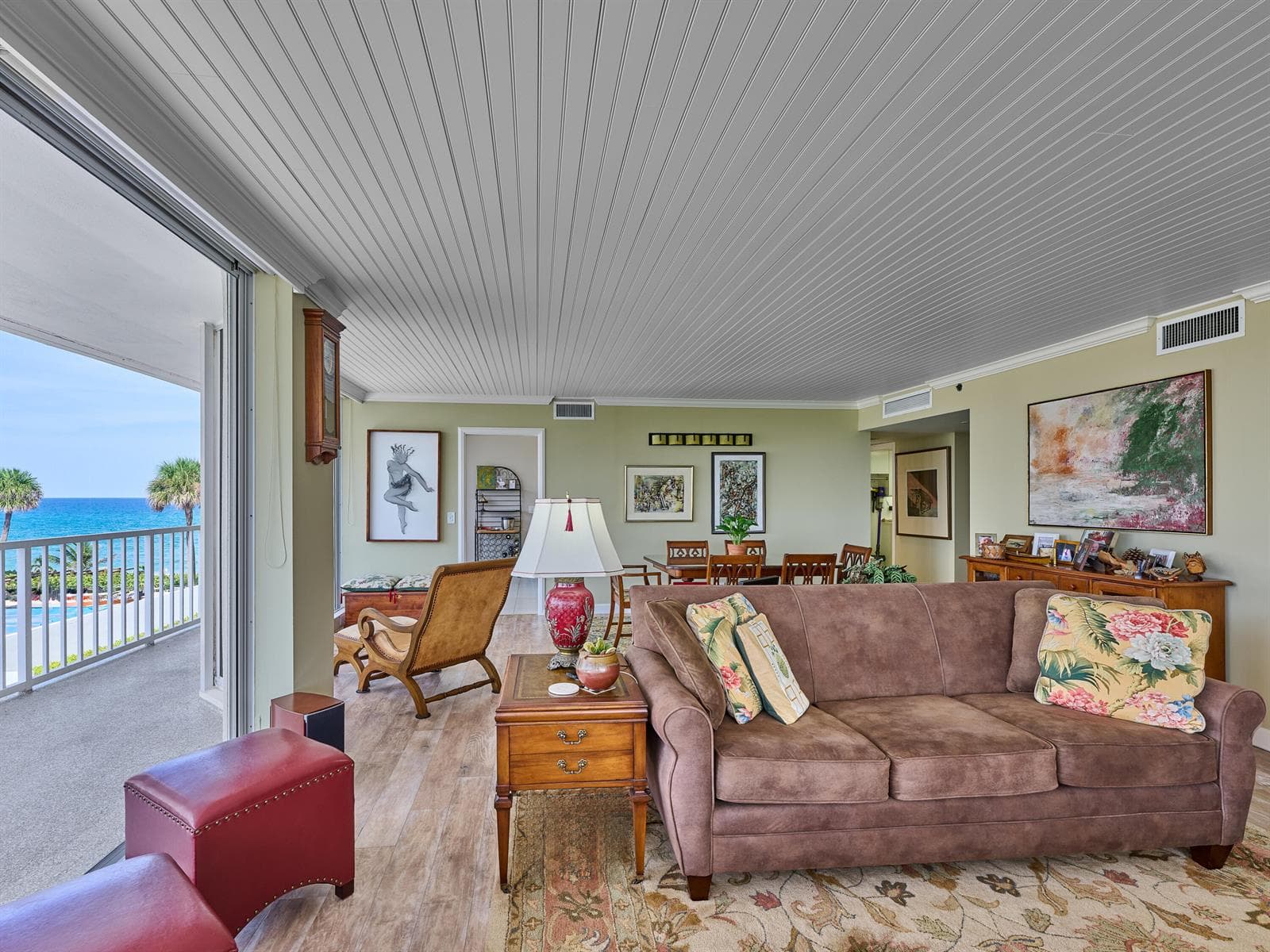Living room Dining room Area