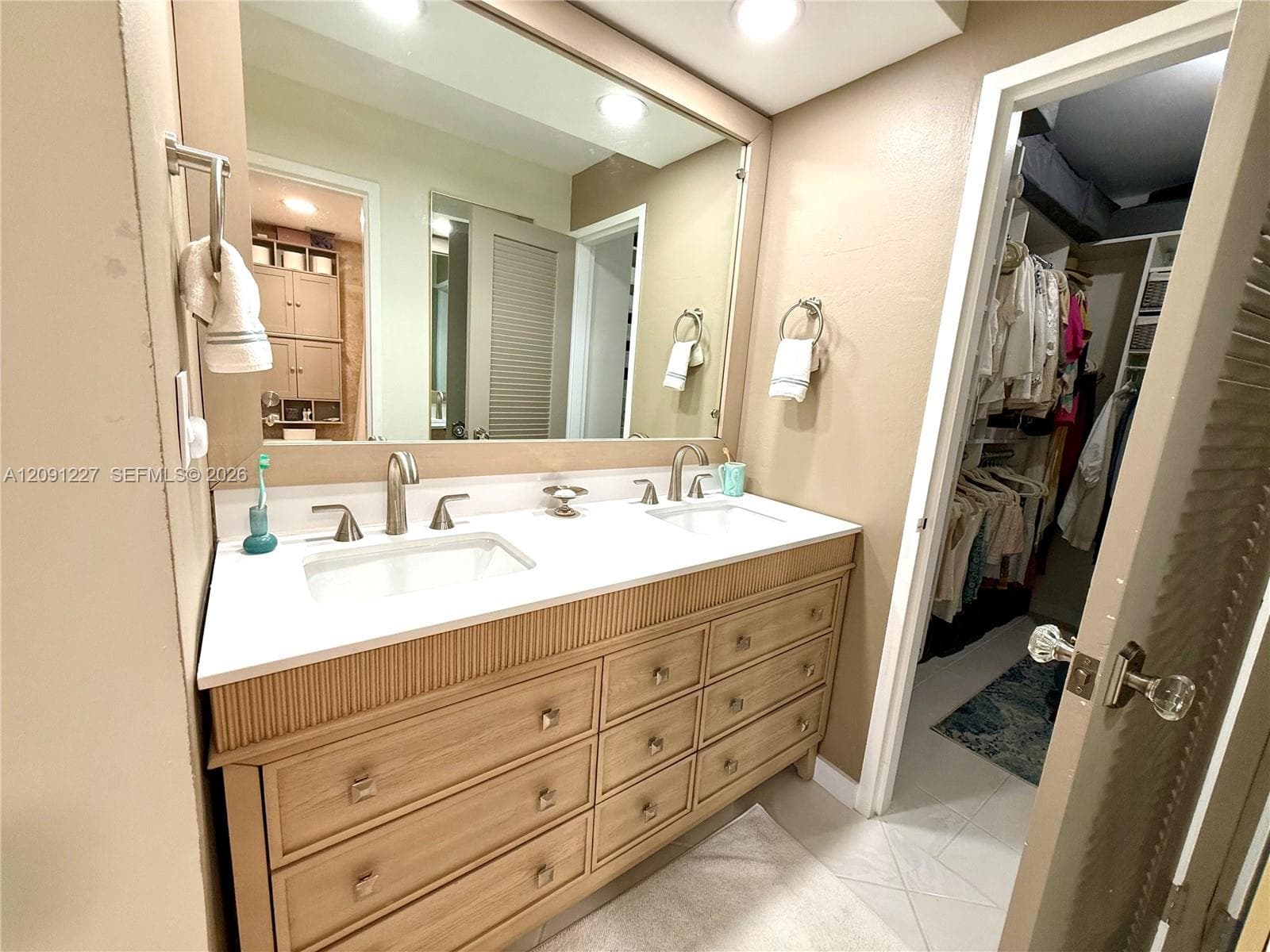 SOUTH BAY CLUB CONDO · #435 in Miami Beach - Photo 20