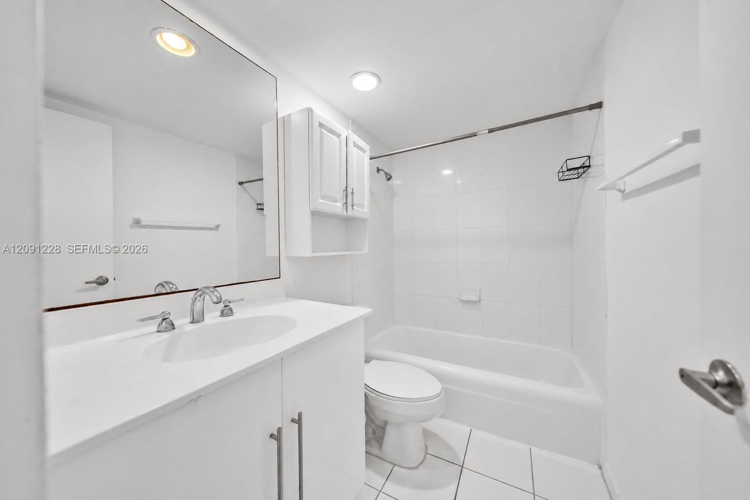 RESIDENCES ON HOLLYWOOD B · #1237 in Hollywood - Photo 13