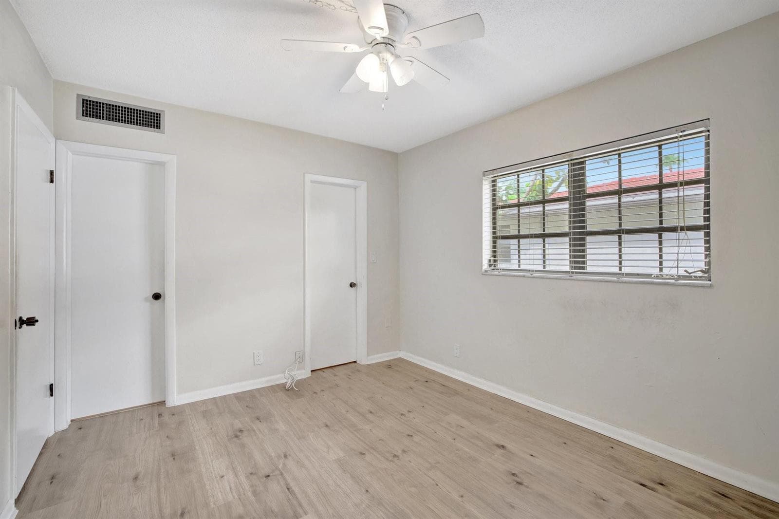 2nd/Guest Bedroom