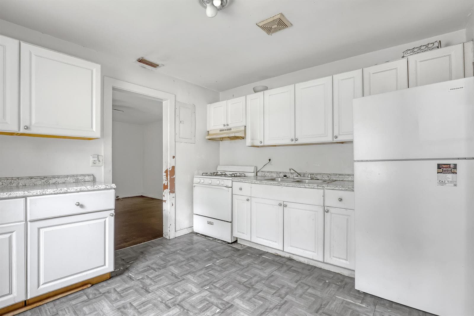 Front Unit Kitchen