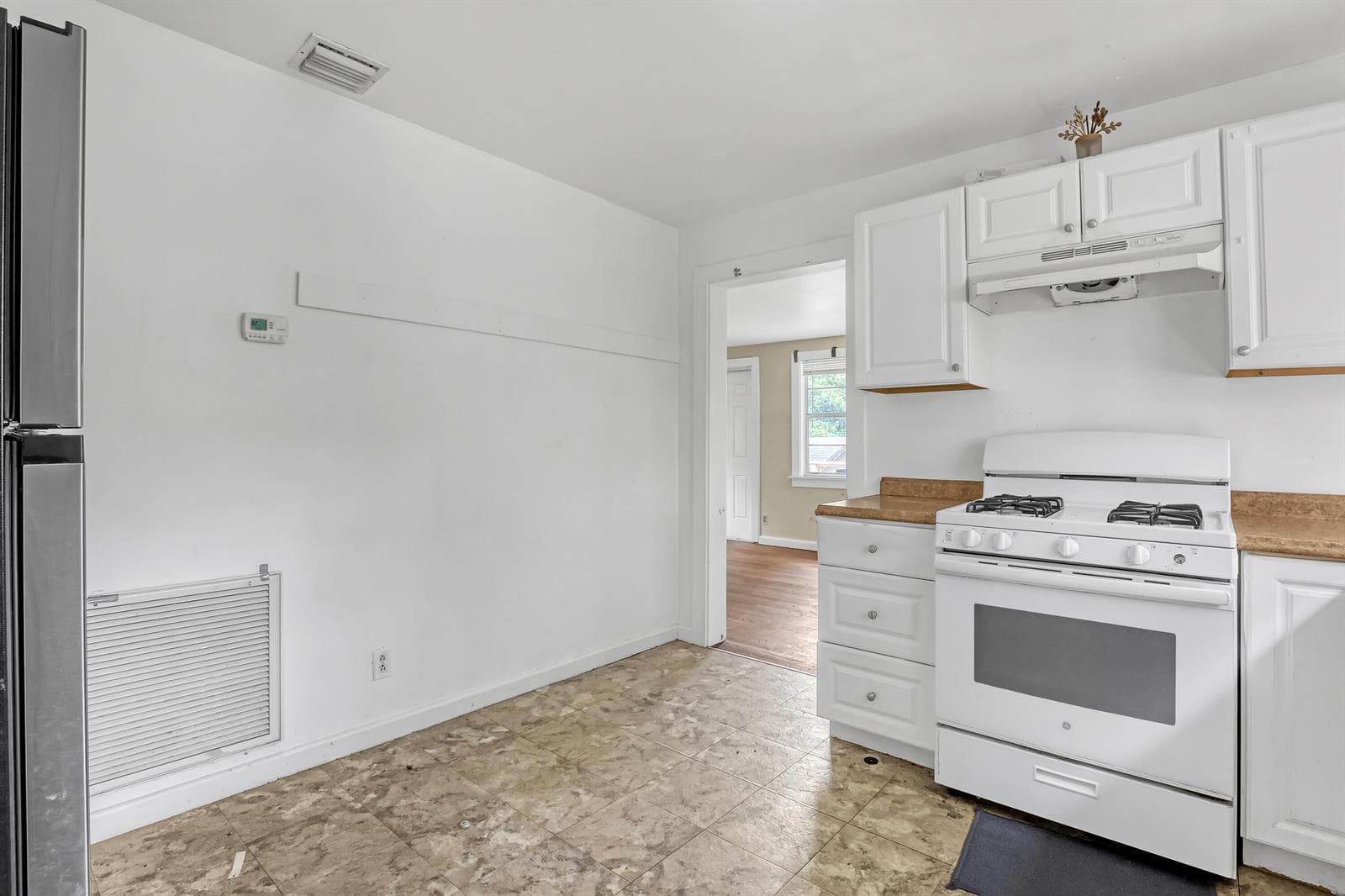 Rear Unit Kitchen