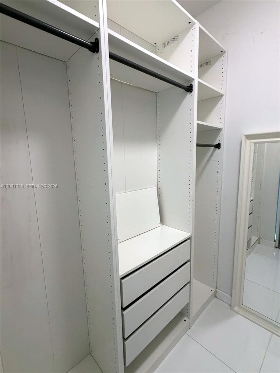 OCEAN VILLAGE CONDO · #4024 in Key Biscayne - Photo 13