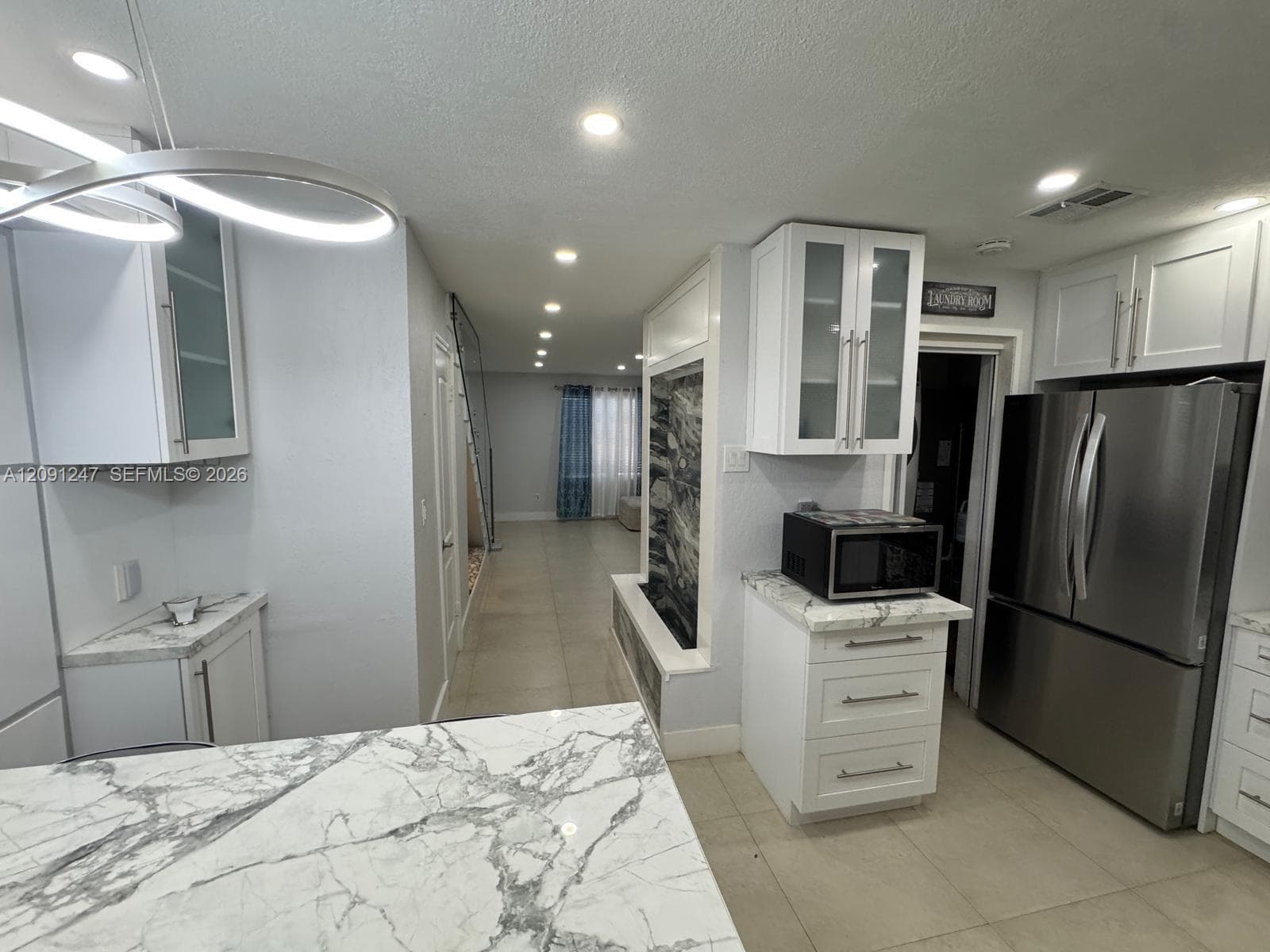 1305 W 53rd St #102 photo 5