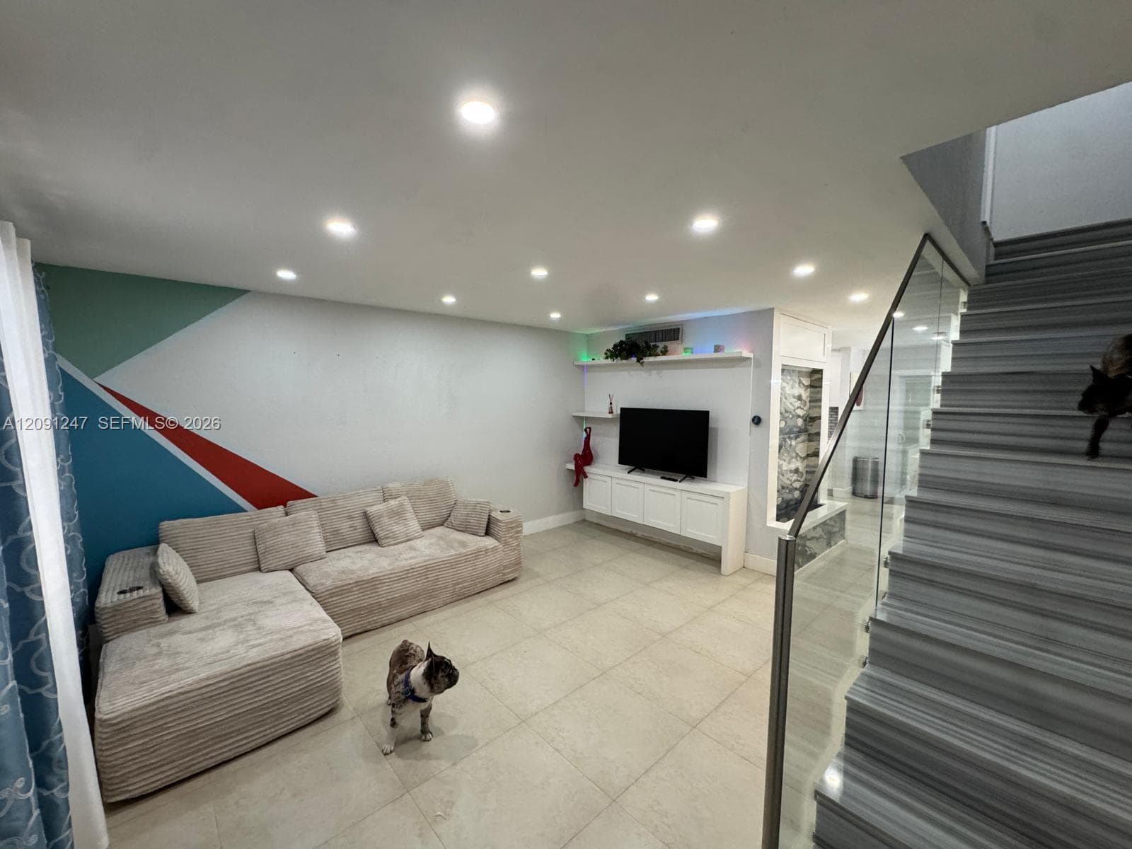 1305 W 53rd St #102 photo 9