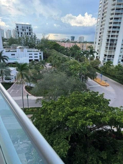 TURNBERRY TOWERS CONDO · #6D in Aventura - Photo 33