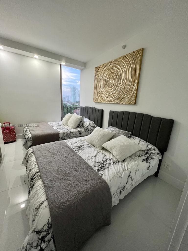 TURNBERRY TOWERS CONDO · #6D in Aventura - Photo 25