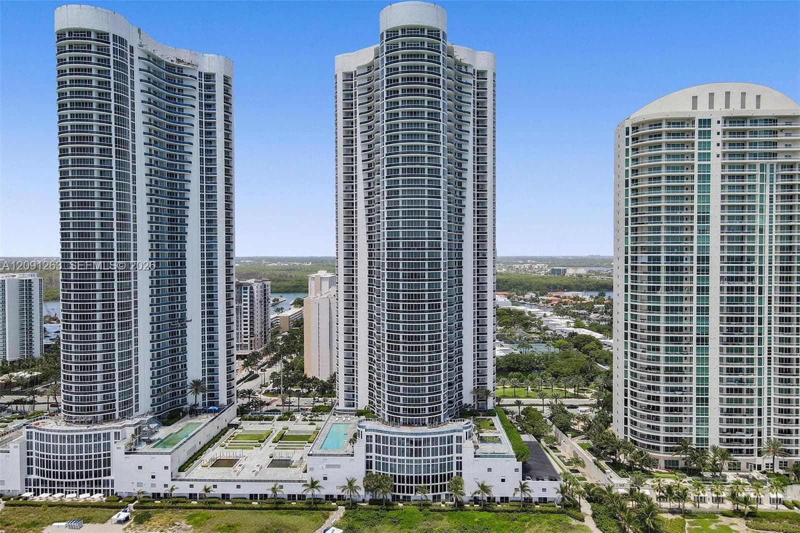 Trump Tower I · #805 in Sunny Isles Beach - Photo 37