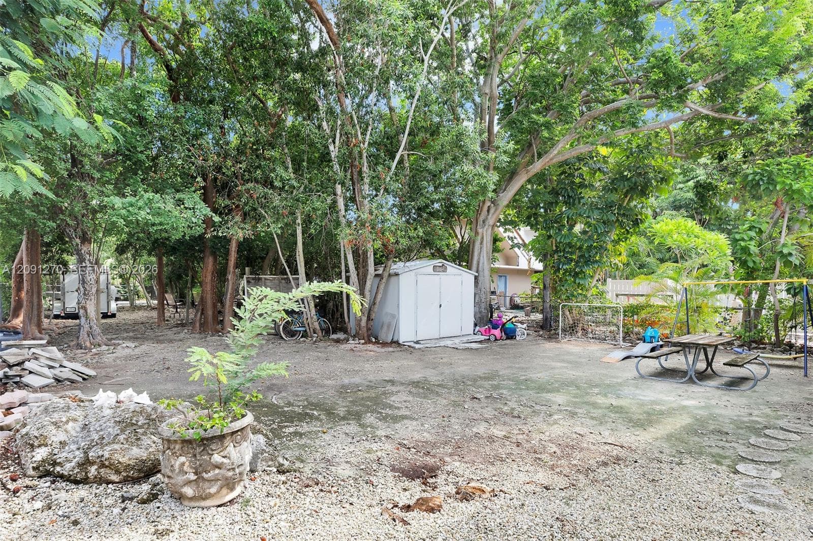110 Indian Ave photo 26