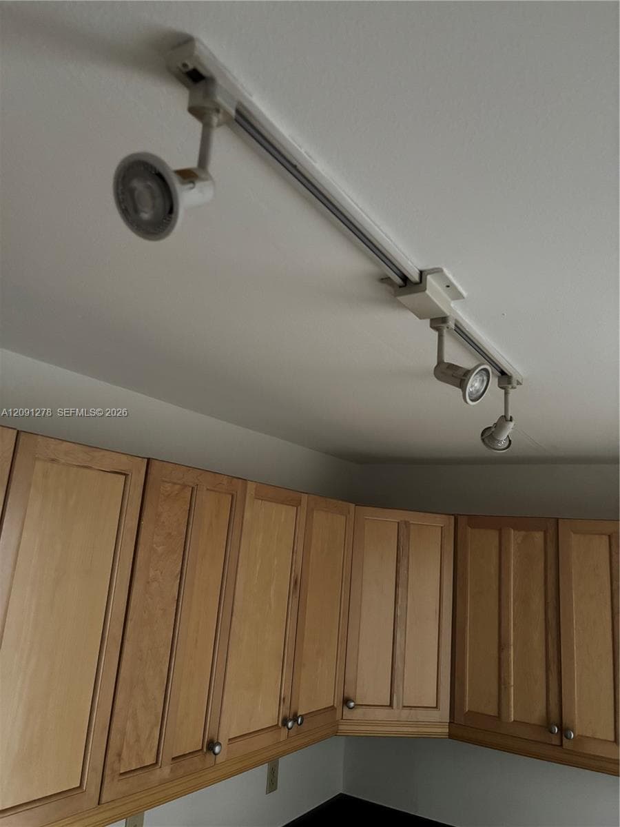 CAMINO CIRCLE CONDO · #308 in Miami - Photo 18