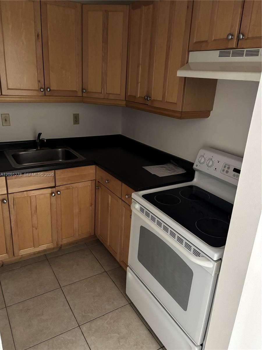 CAMINO CIRCLE CONDO · #308 in Miami - Photo 15
