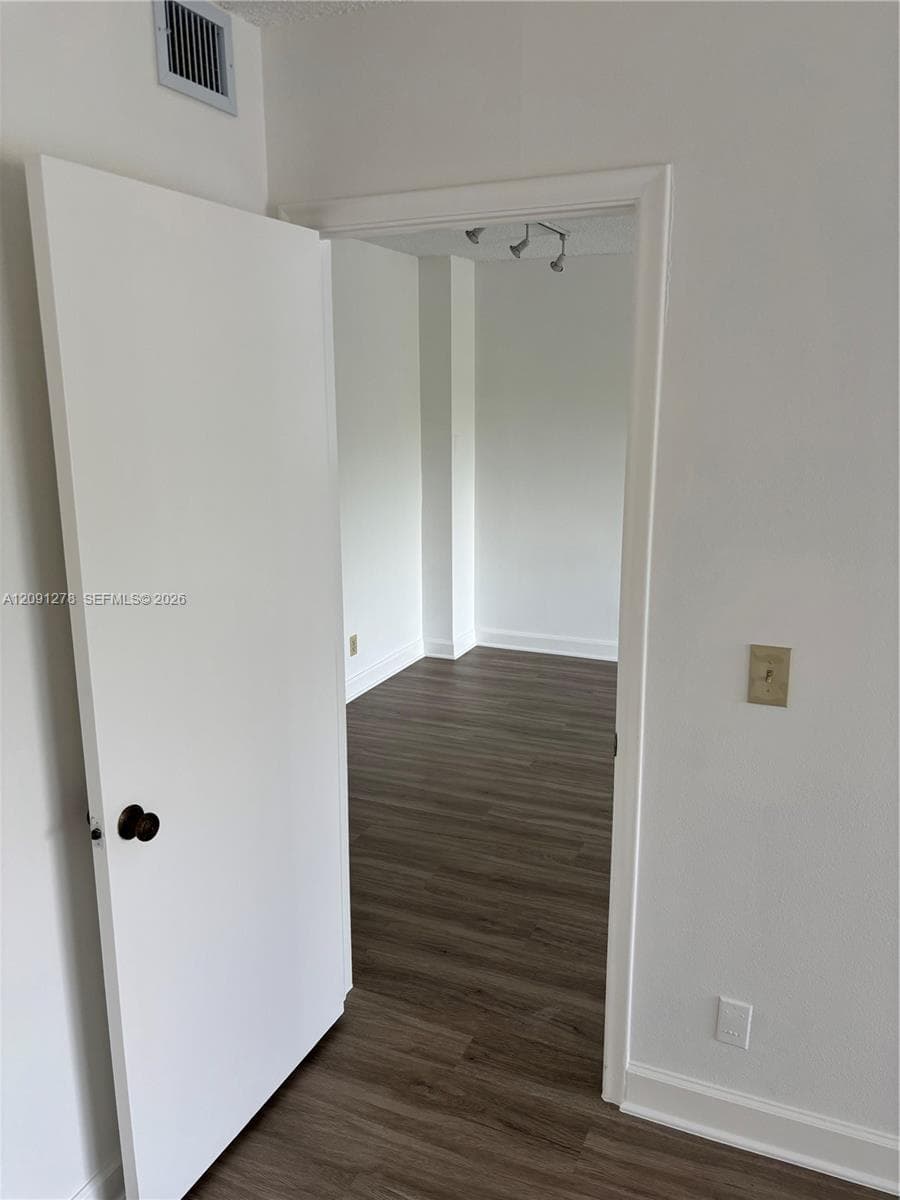 CAMINO CIRCLE CONDO · #308 in Miami - Photo 4