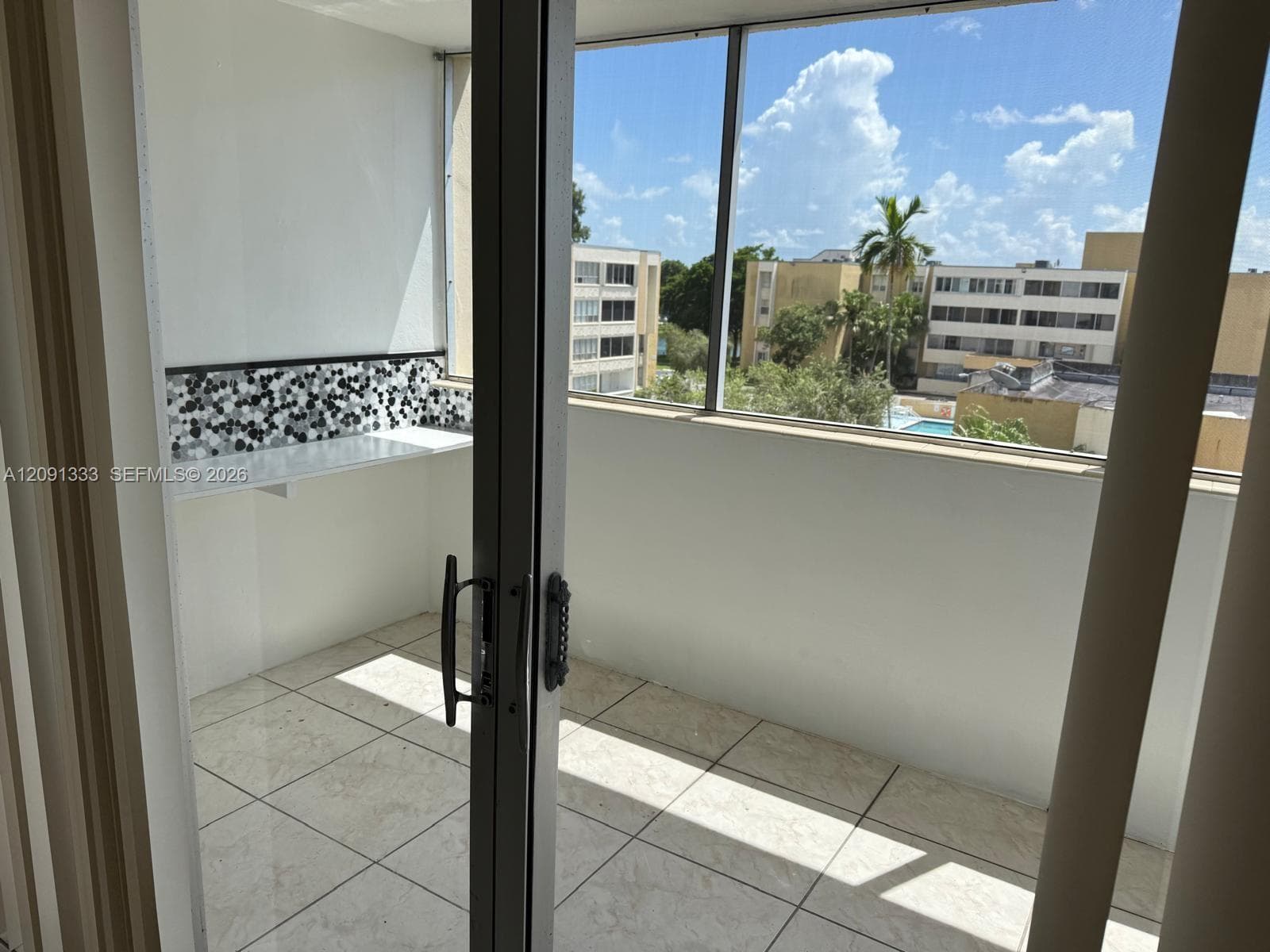 SOVEREIGNS CONDO · #4G1 in Miami - Photo 1
