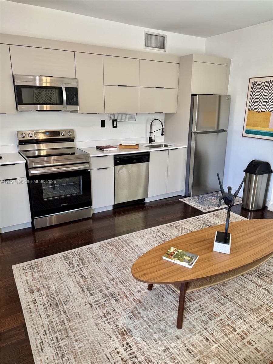 ELEVEN CONDO · #107 in Miami Beach - Photo 2