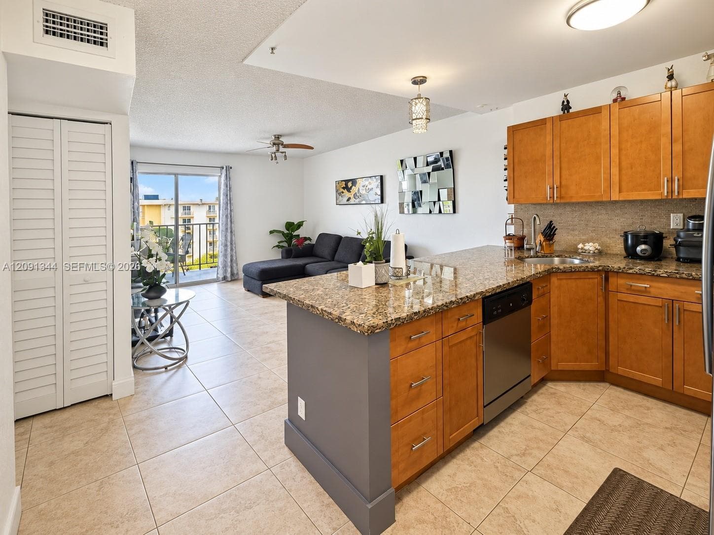 YOLANDA VILLAS CONDO · #901E in Miami - Photo 5