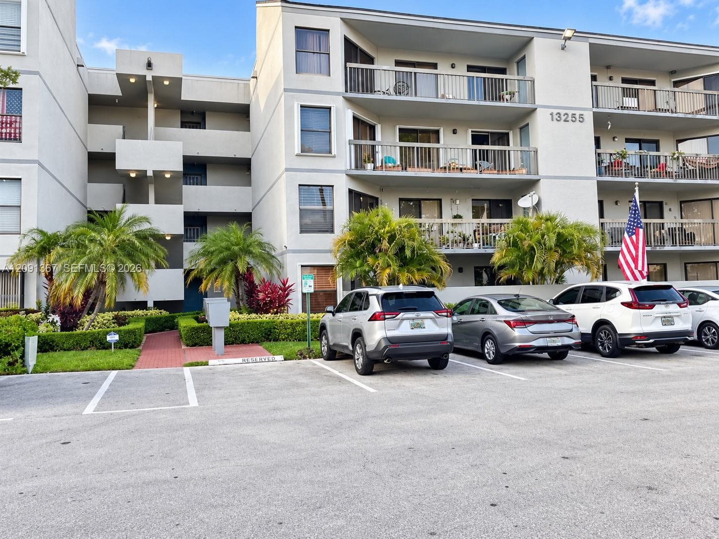 CALUSA CLUB VILLAGE CONDO · #402-CS in Miami - Photo 1
