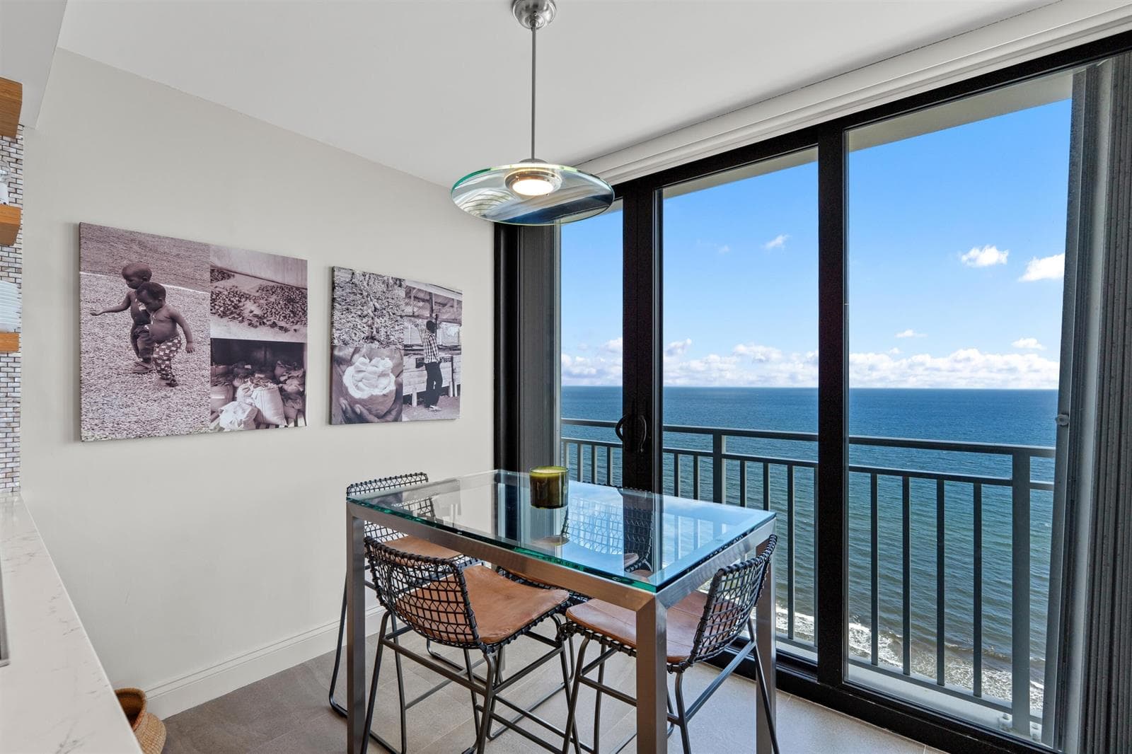 OCEANVIEW BREAKFAST NOOK