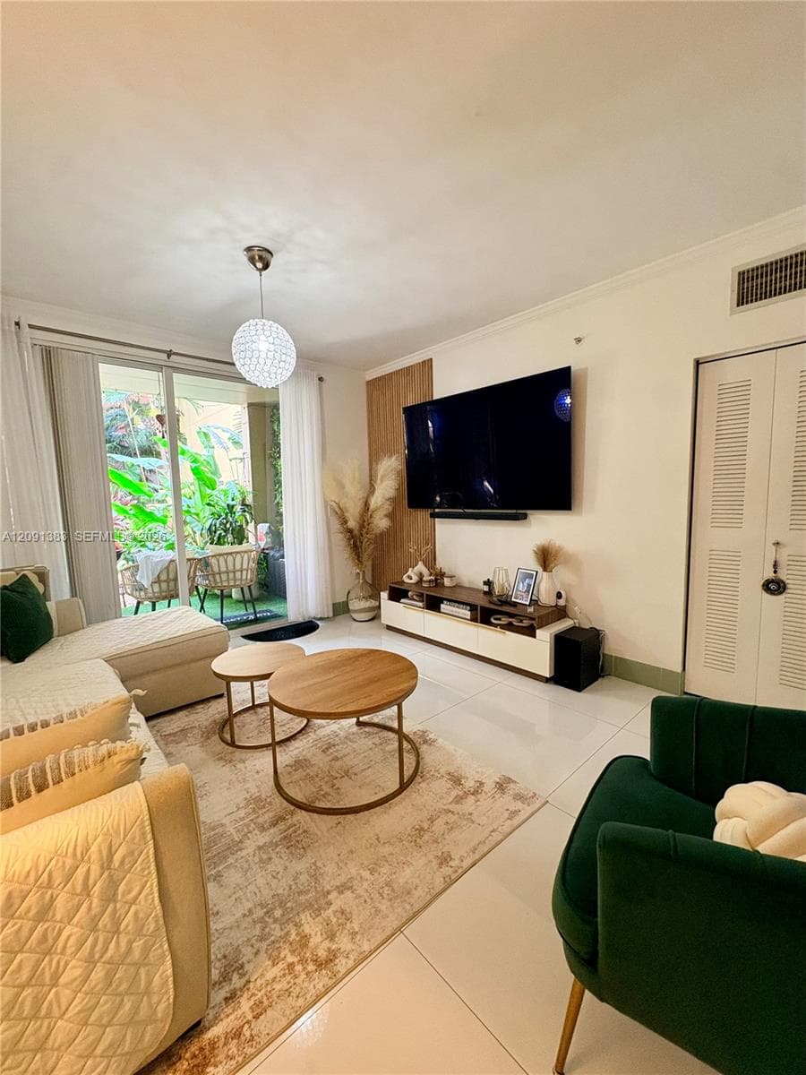 Porto Bellagio · #2121 in Sunny Isles Beach - Photo 2