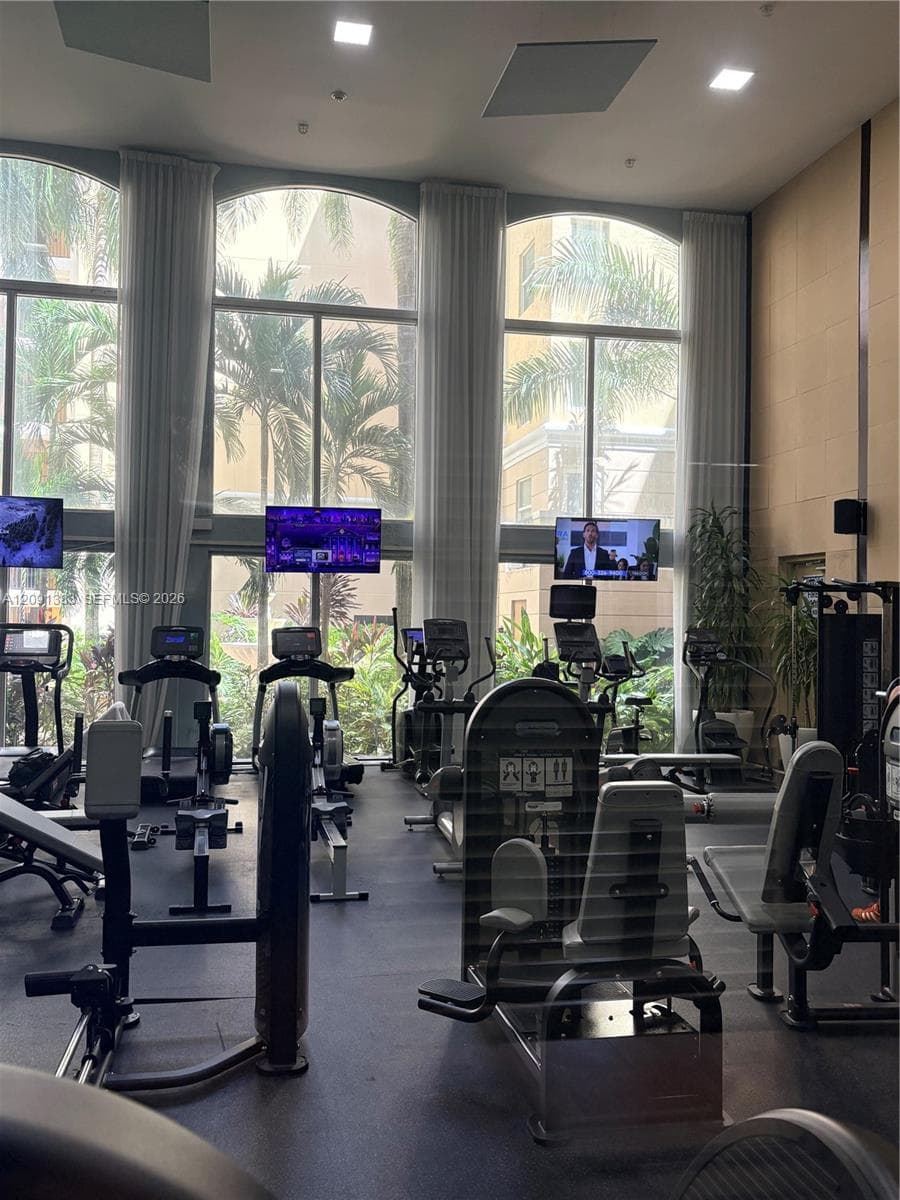 Porto Bellagio · #2121 in Sunny Isles Beach - Photo 28