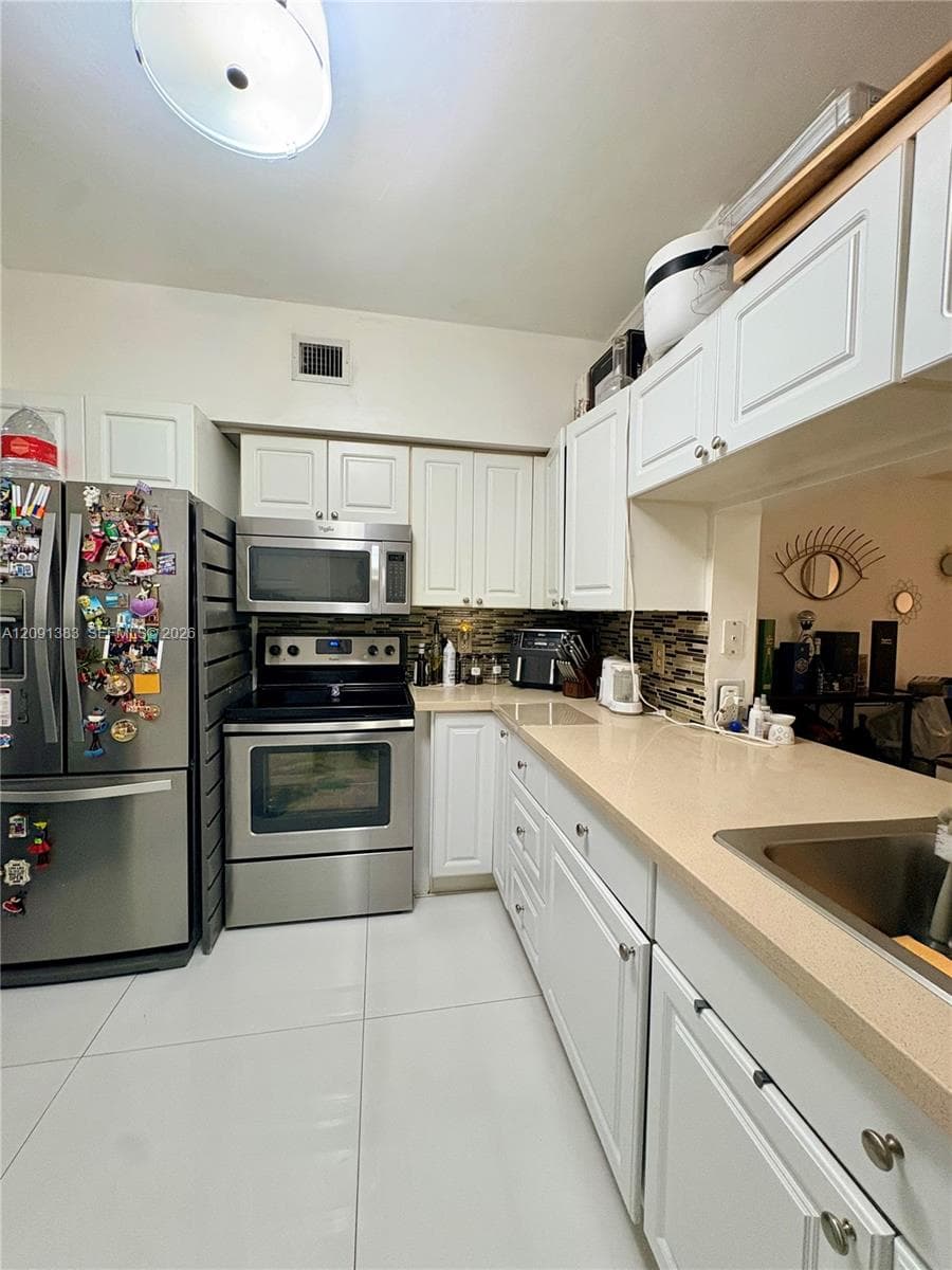 Porto Bellagio · #2121 in Sunny Isles Beach - Photo 9