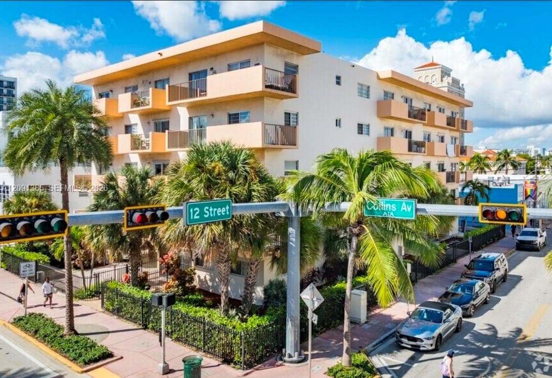 Collins Vista · #404 in Miami Beach - Photo 1