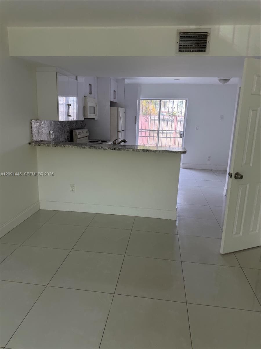 OASIS EN MANGO HILL CONDO · #56 in Hialeah - Photo 16