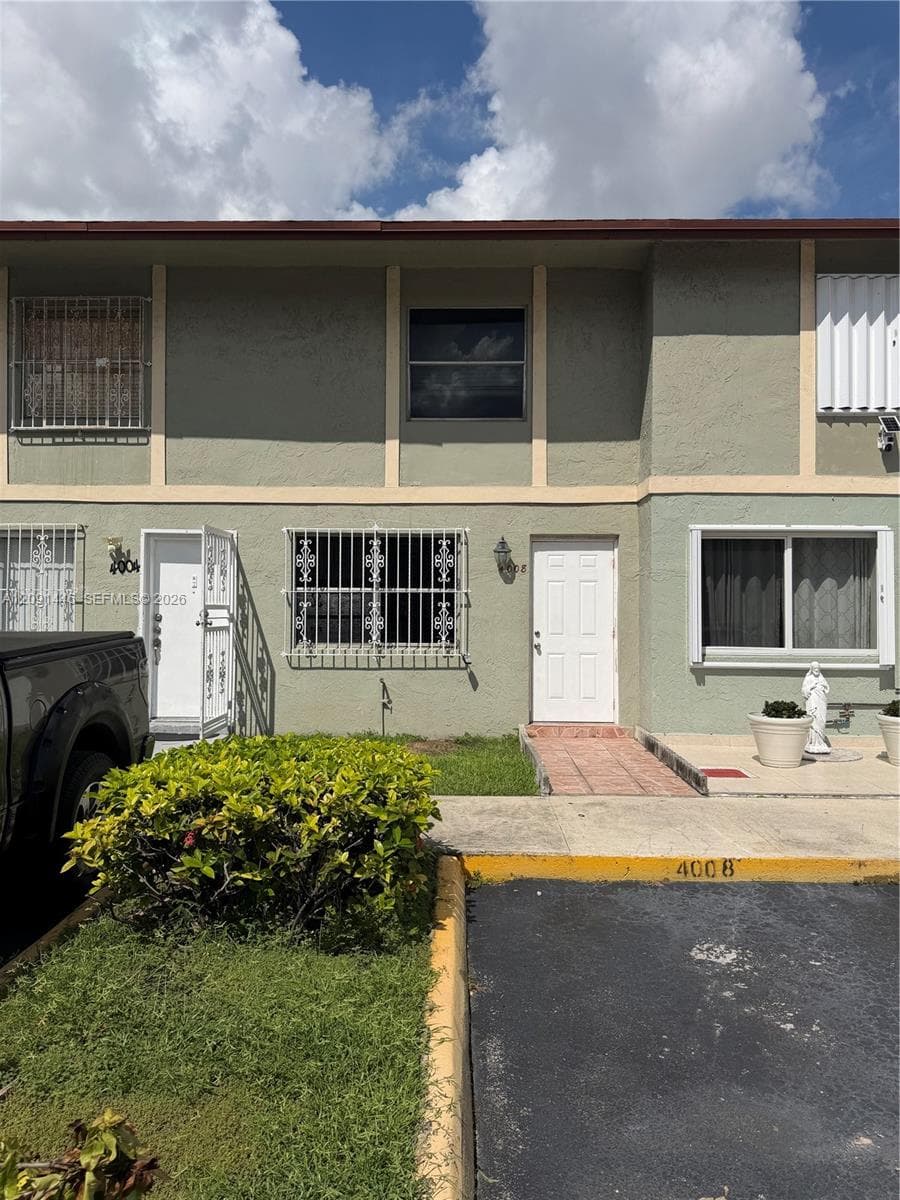 OASIS EN MANGO HILL CONDO · #56 in Hialeah - Photo 3