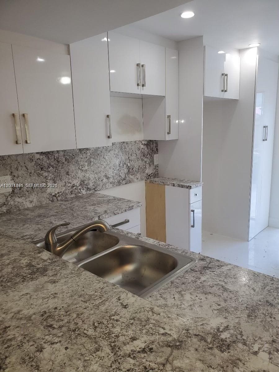 OASIS EN MANGO HILL CONDO · #56 in Hialeah - Photo 4