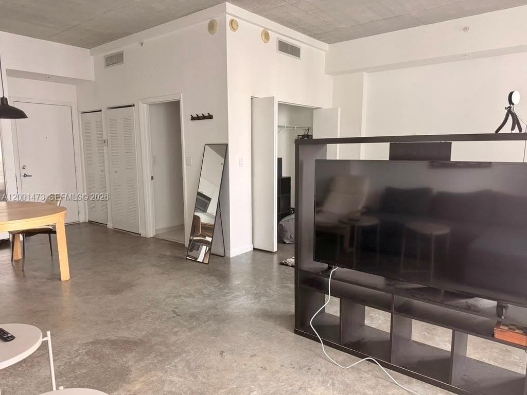 Loft Downtown II · #1605 in Miami - Photo 16